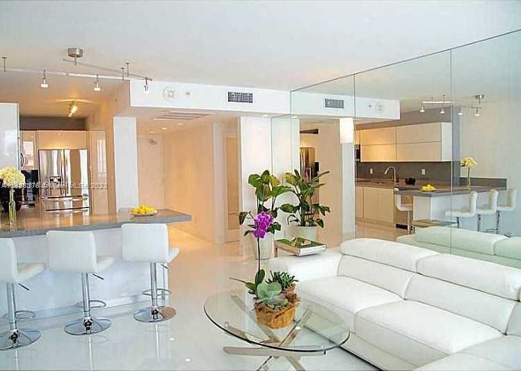 Small Image of 100 #1504, Miami Beach Number 4
