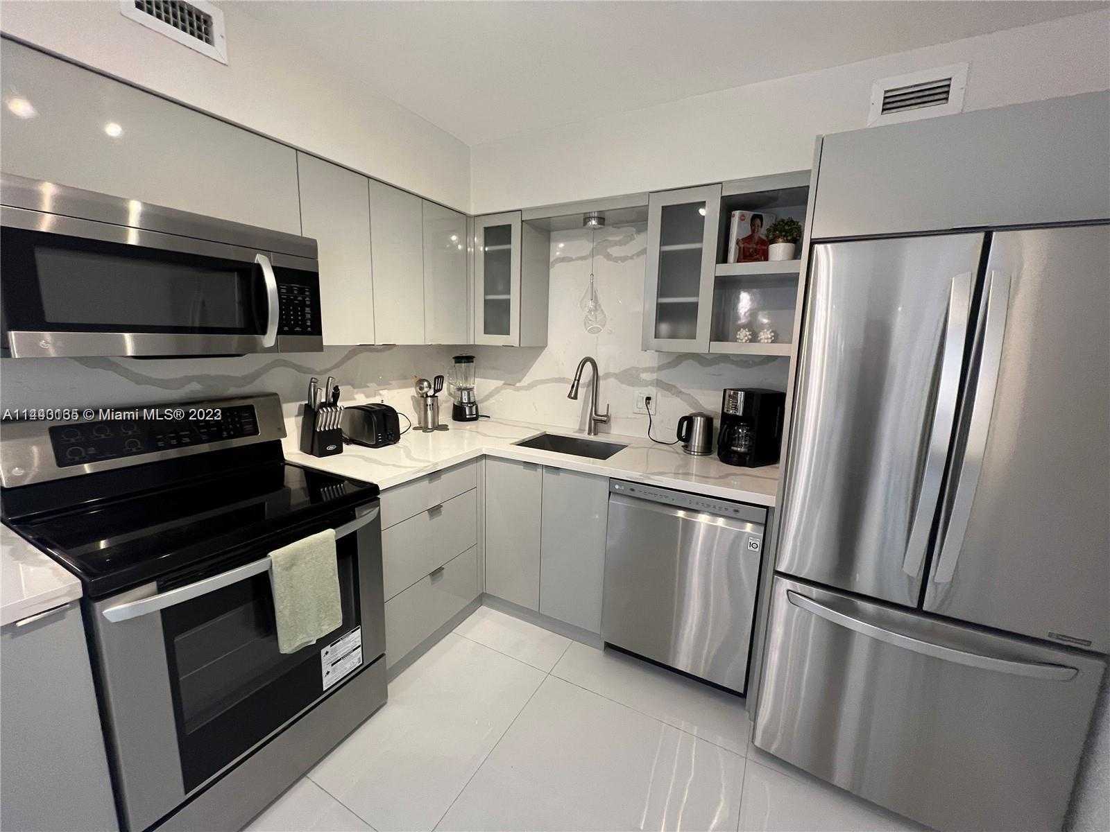 Small Image of 5161 COLLINS AV #1403, Miami Beach Number 18