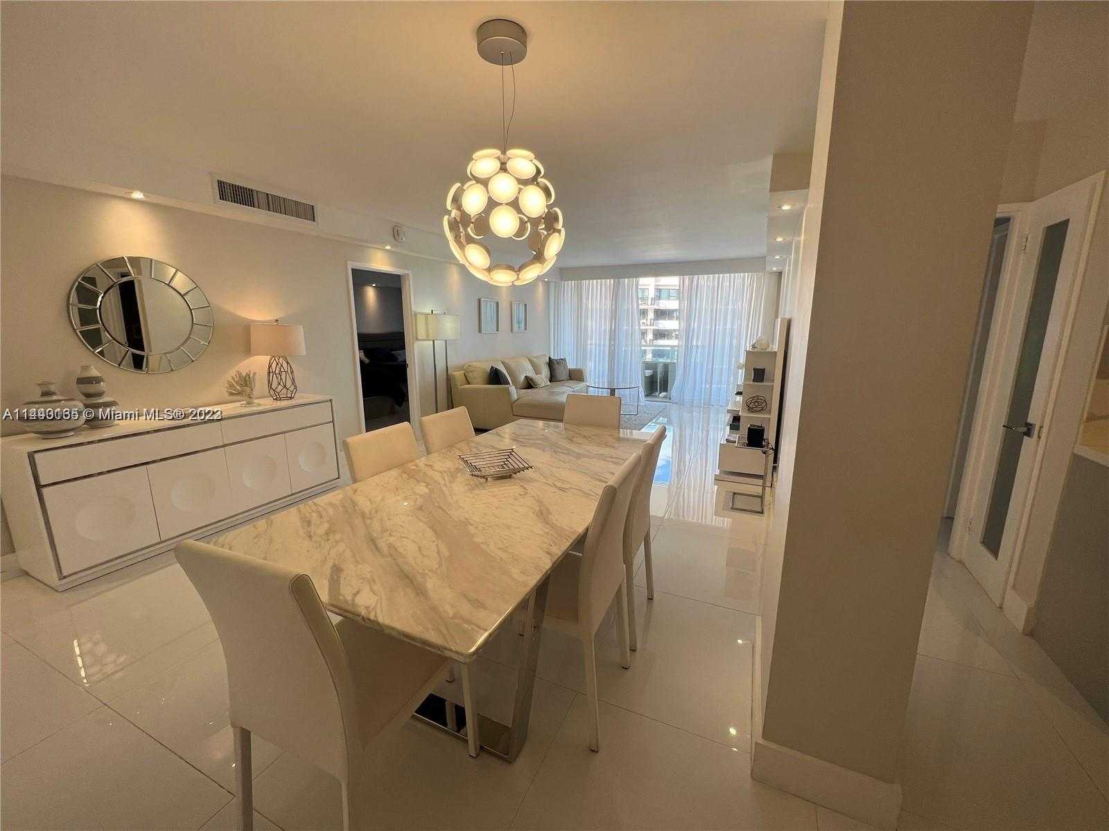 Small Image of 5161 COLLINS AV #1403, Miami Beach Number 2