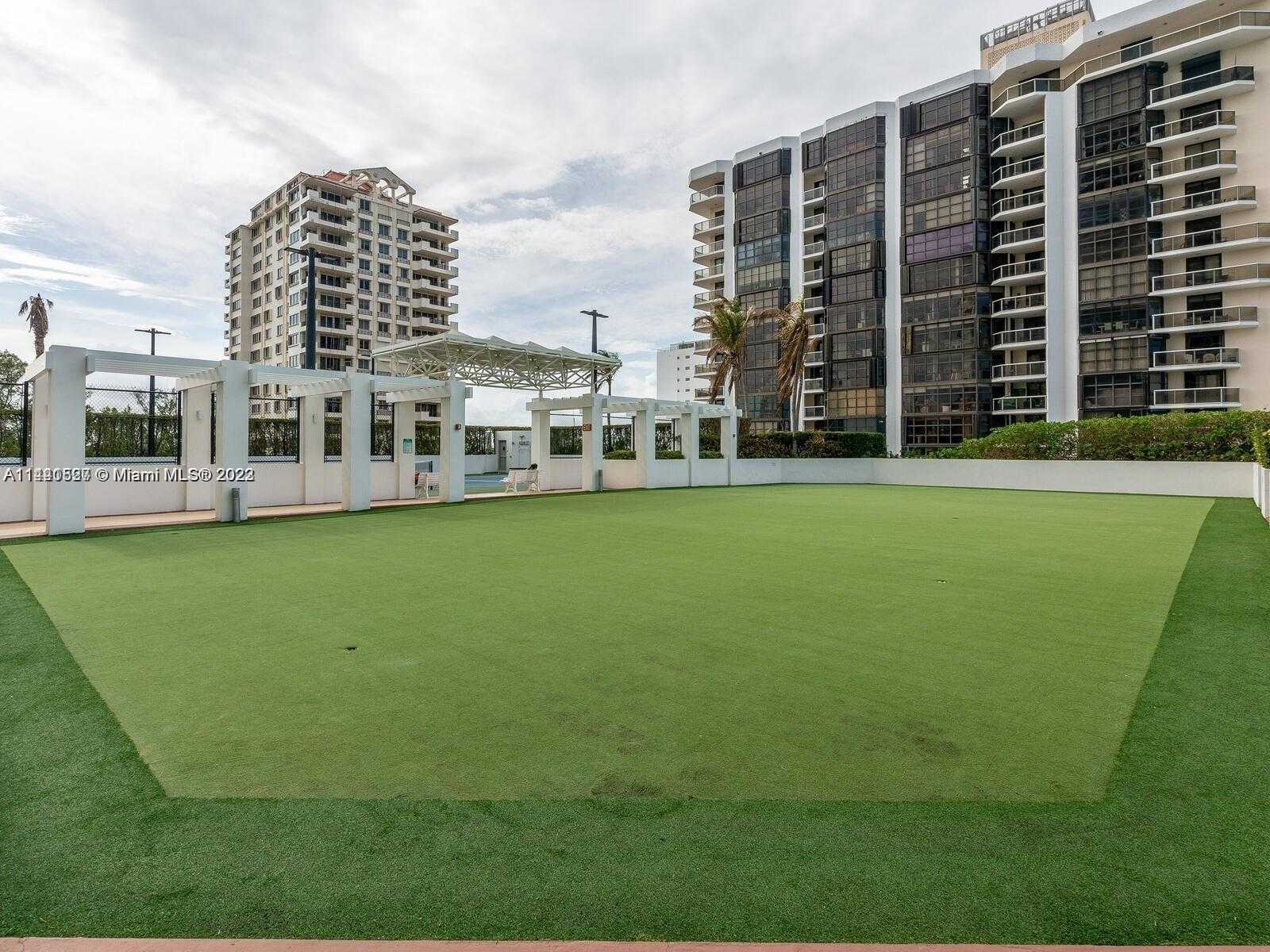 Small Image of 6365 COLLINS AVE #3010, Miami Beach Number 12