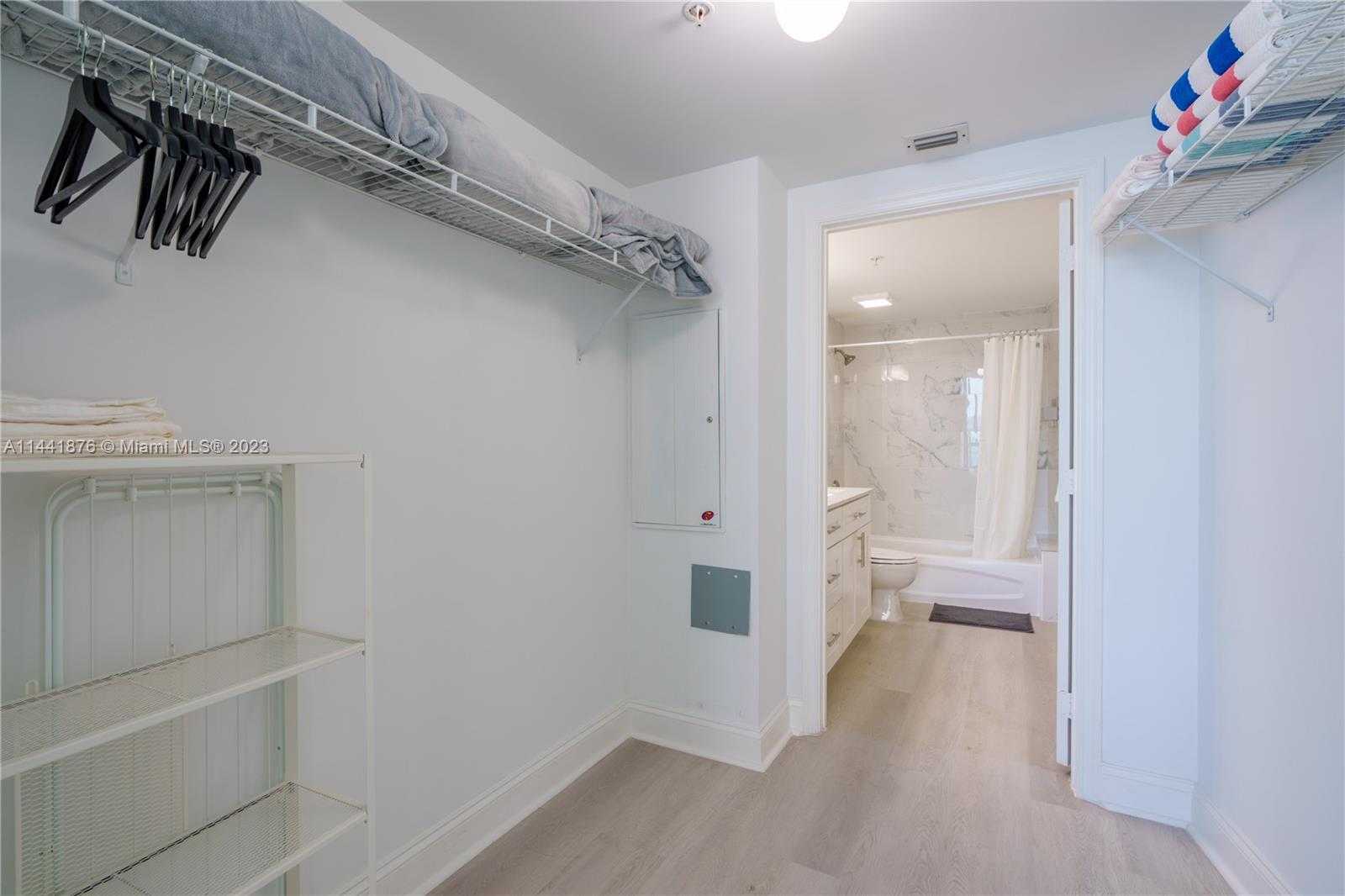 Small Image of 1750 NORTH BAYSHORE DR #2401, Miami Number 15