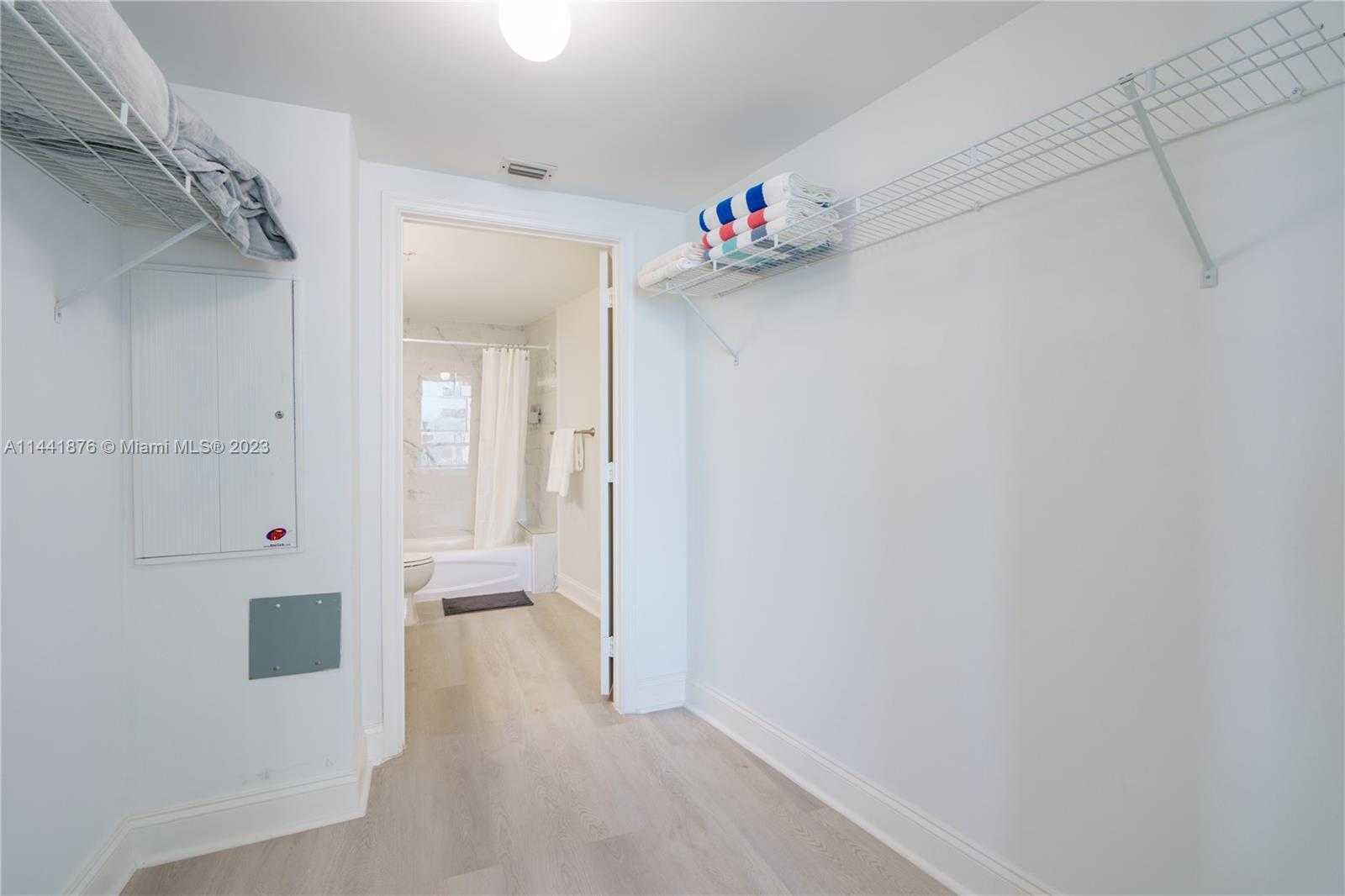 Small Image of 1750 NORTH BAYSHORE DR #2401, Miami Number 16