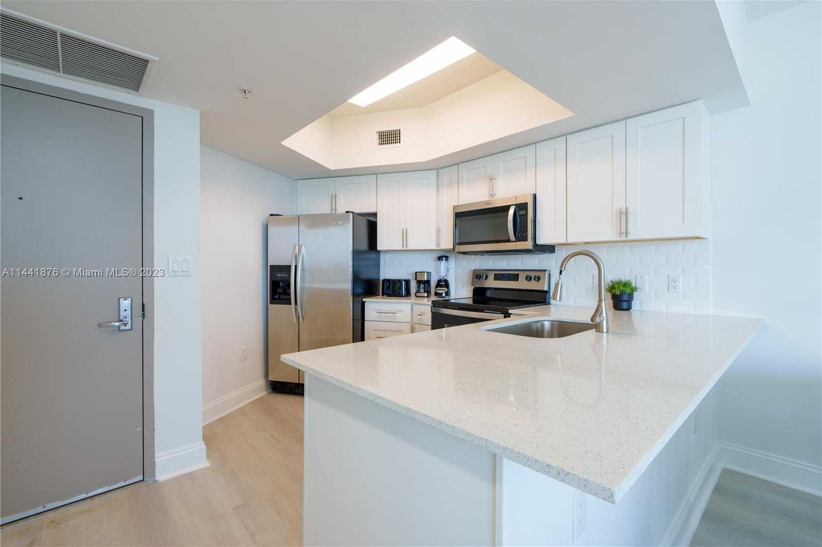 Small Image of 1750 NORTH BAYSHORE DR #2401, Miami Number 20