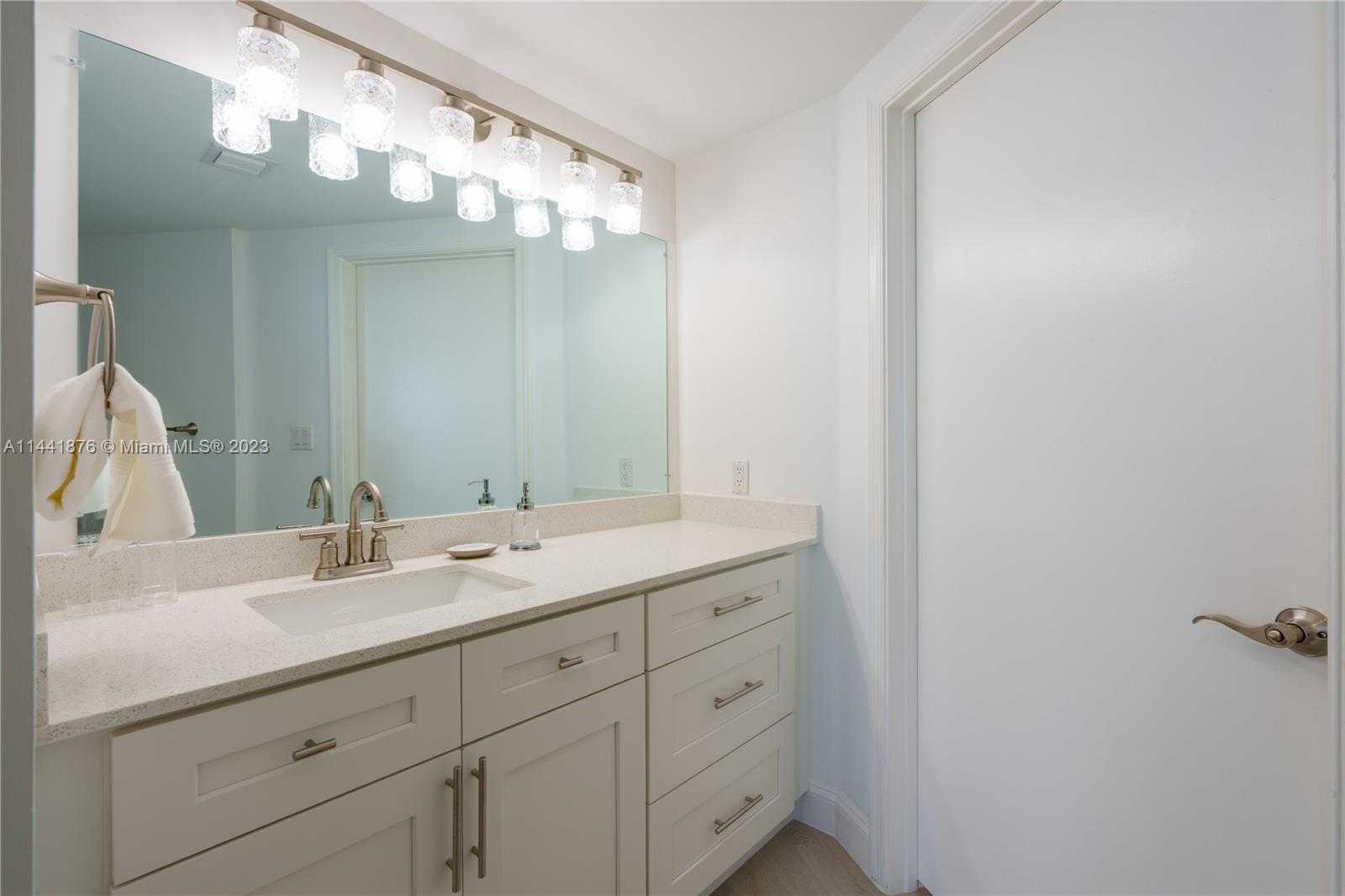Small Image of 1750 NORTH BAYSHORE DR #2401, Miami Number 35