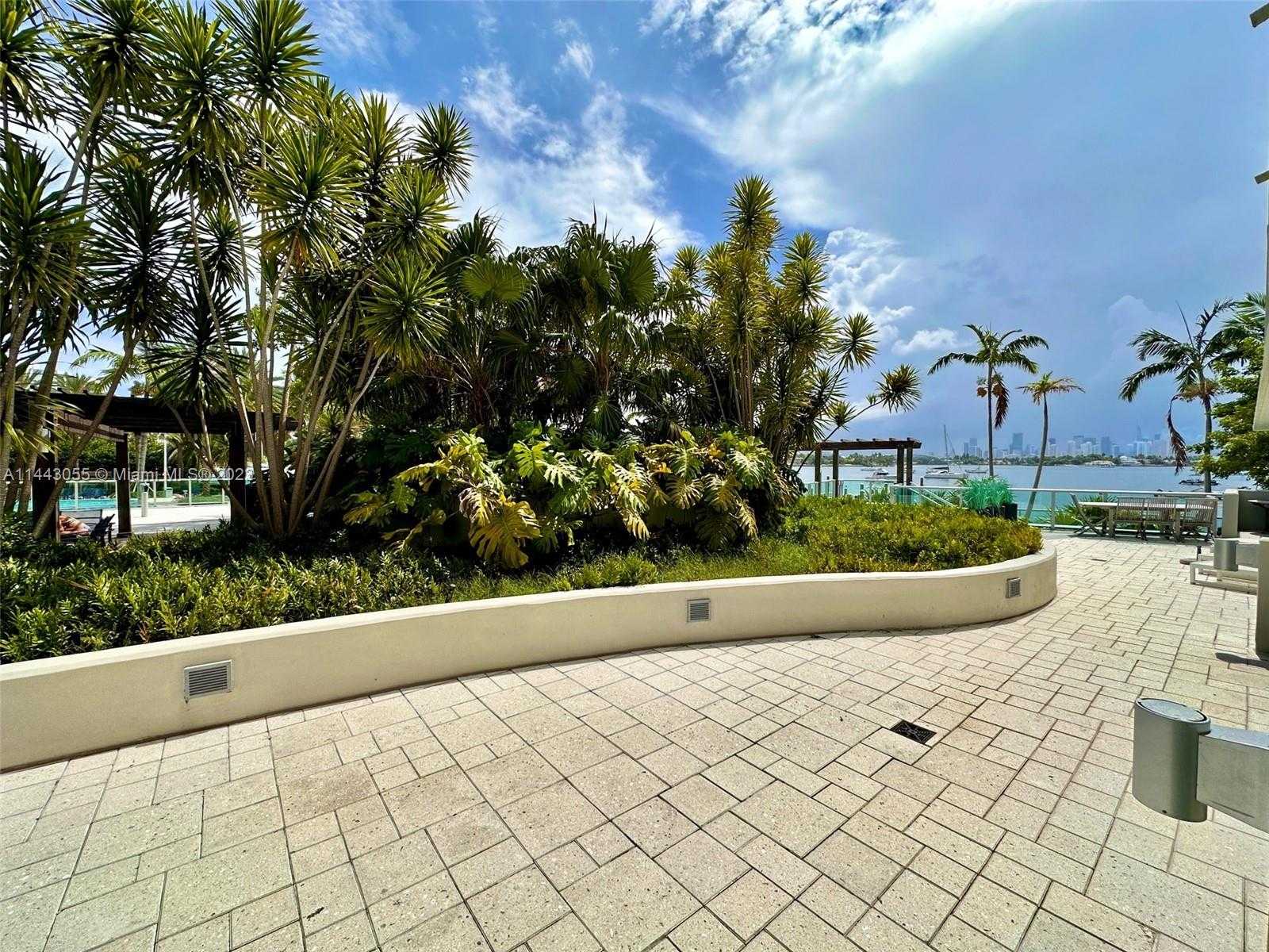 Small Image of 1500 Bay Rd, Miami Beach, FL 33139, USA Number 4
