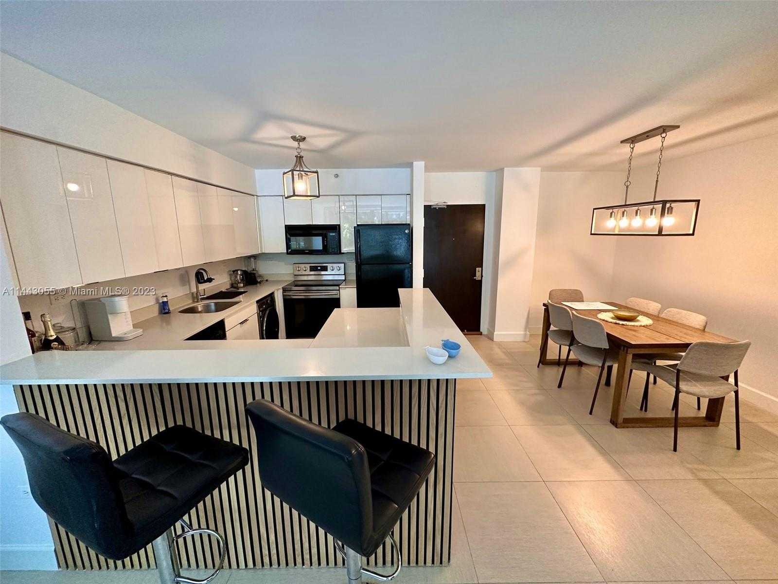 Small Image of 1500 Bay Rd, Miami Beach, FL 33139, USA Number 5