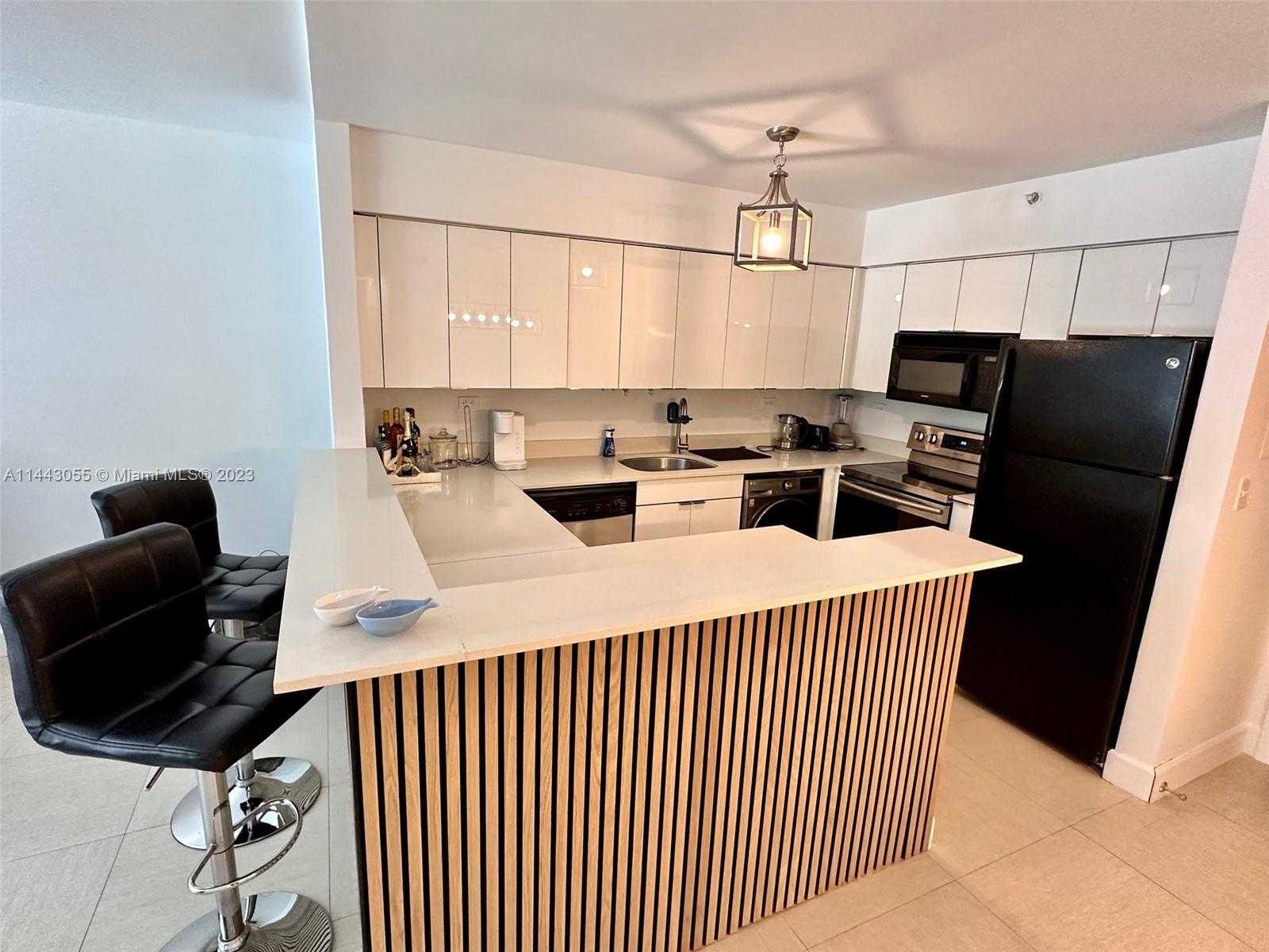 Small Image of 1500 Bay Rd, Miami Beach, FL 33139, USA Number 6