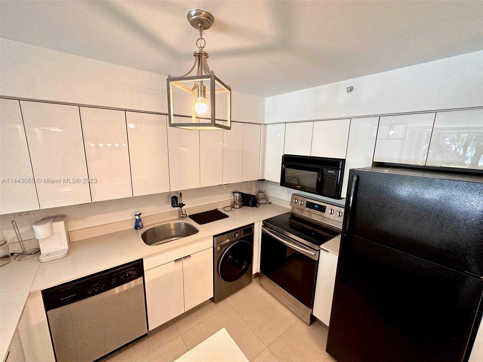 Small Image of 1500 Bay Rd, Miami Beach, FL 33139, USA Number 7