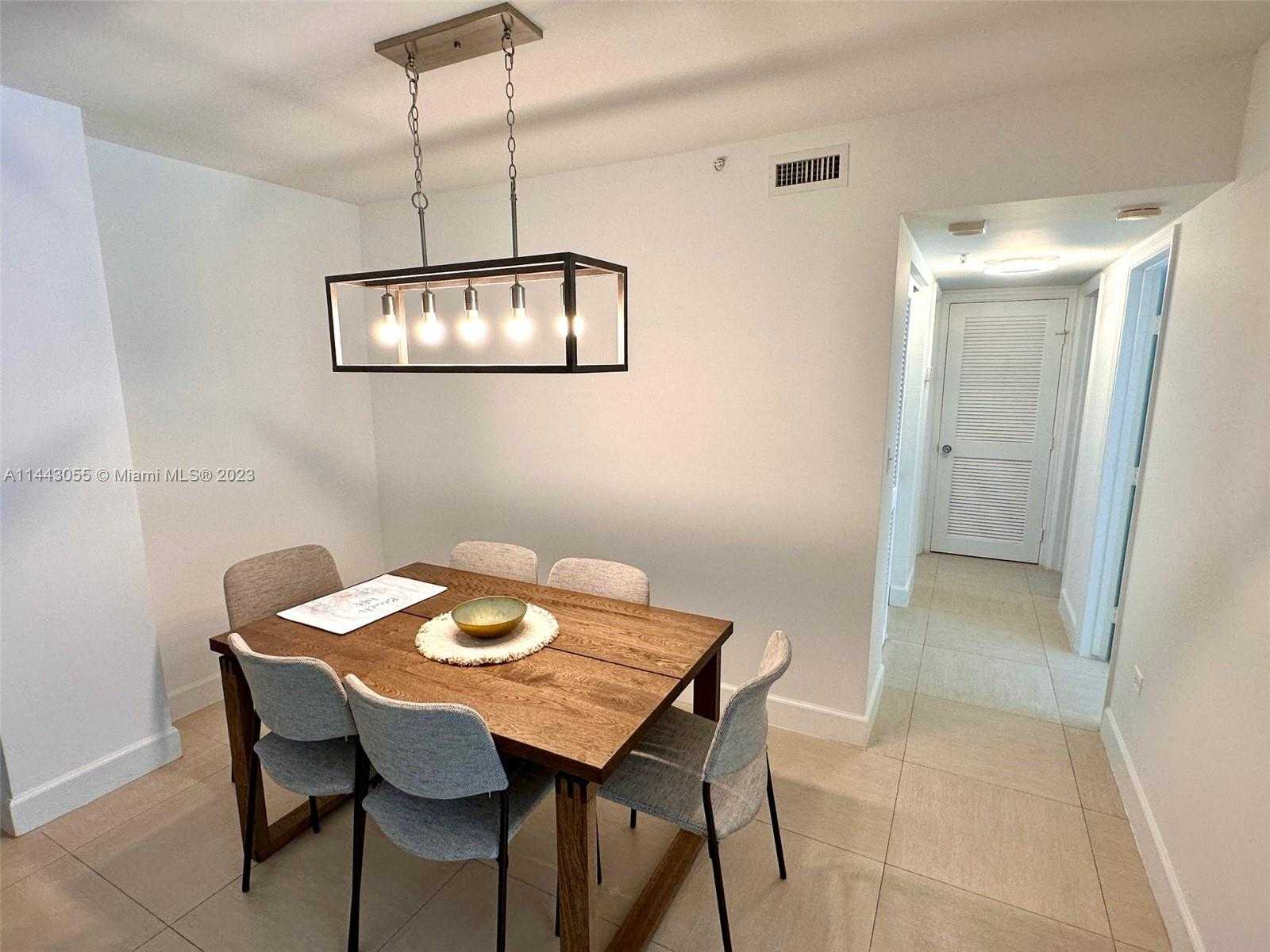 Small Image of 1500 Bay Rd, Miami Beach, FL 33139, USA Number 9