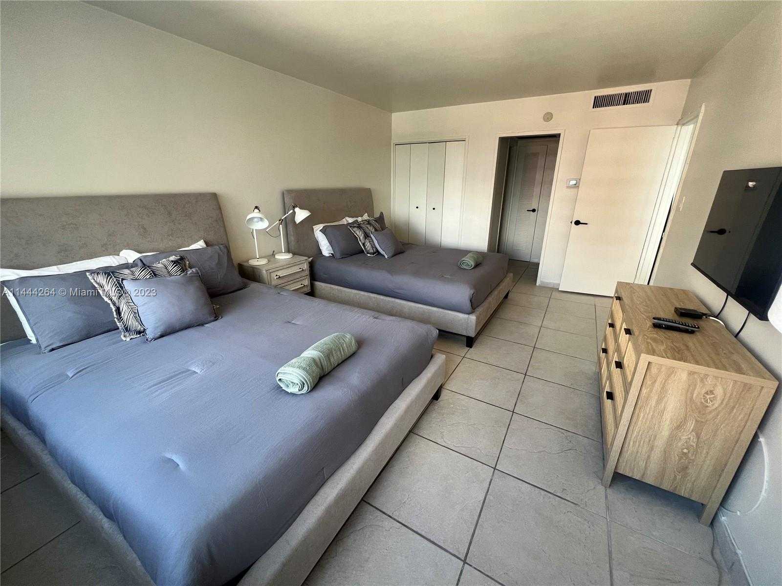 Small Image of 5161 COLLINS AVE #1211, Miami Beach Number 6