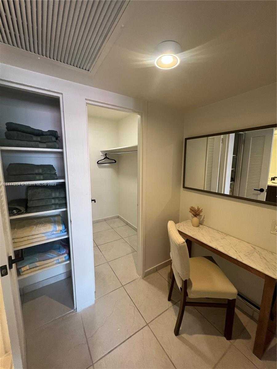 Small Image of 5161 COLLINS AVE #1211, Miami Beach Number 7