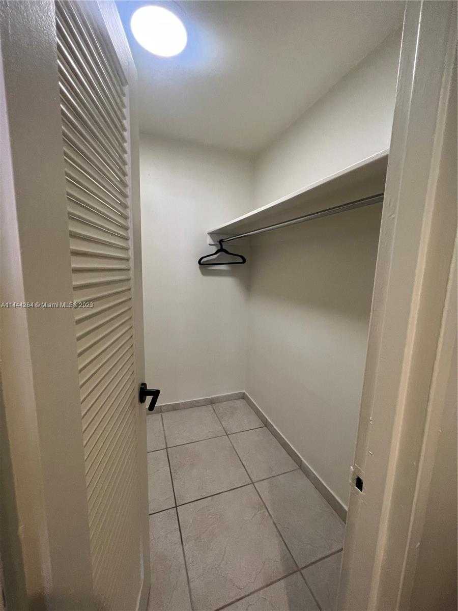 Small Image of 5161 COLLINS AVE #1211, Miami Beach Number 8