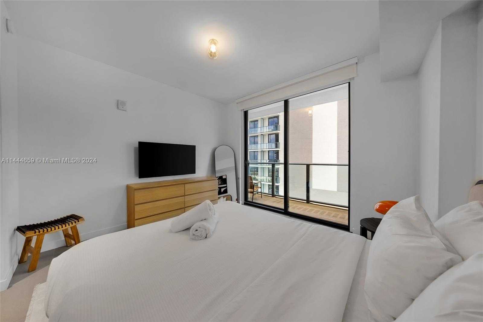 Small Image of 1600 NORTH EAST 1ST AVE #2318, Miami Number 15