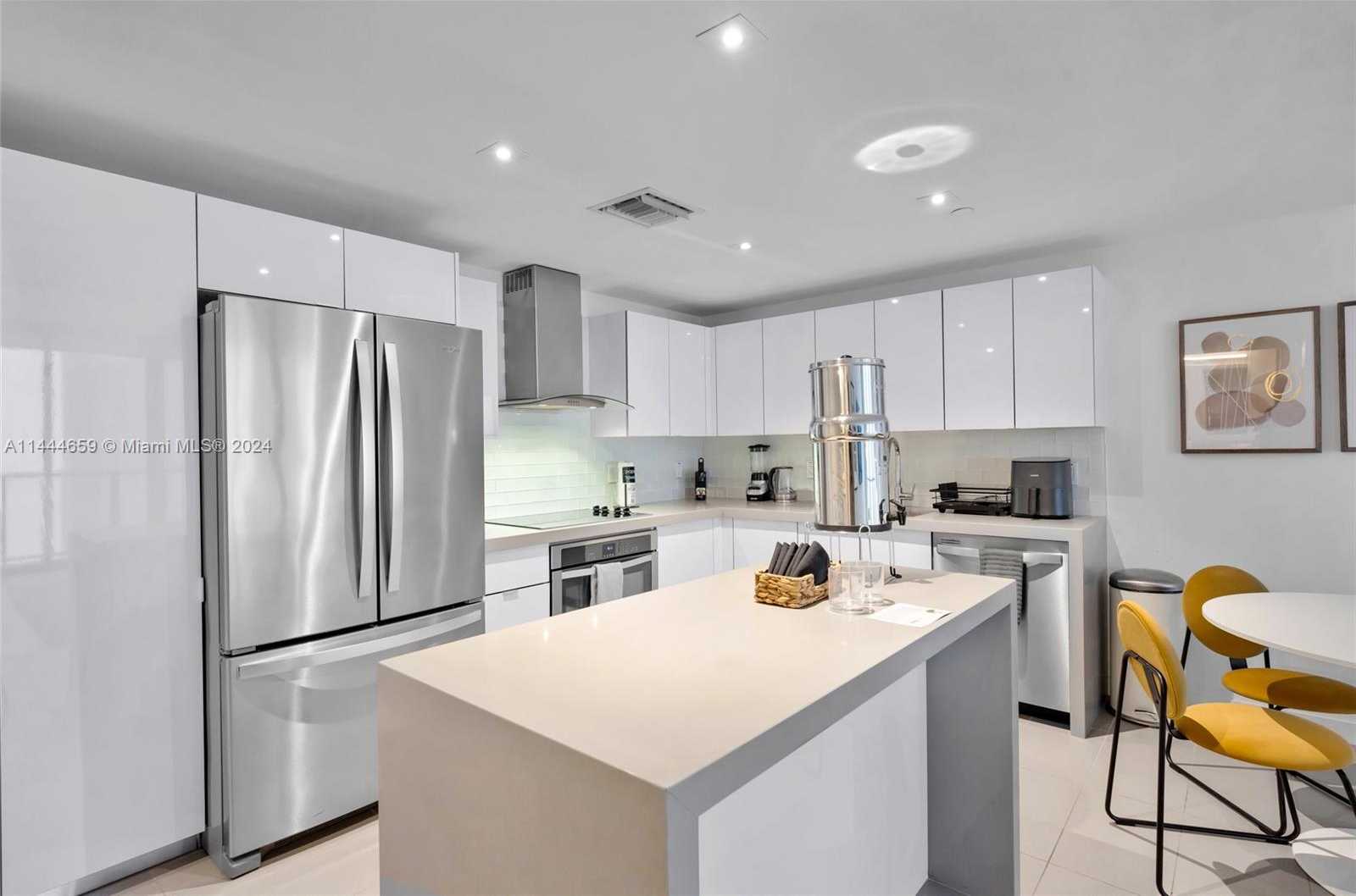 Small Image of 1600 NORTH EAST 1ST AVE #2318, Miami Number 4