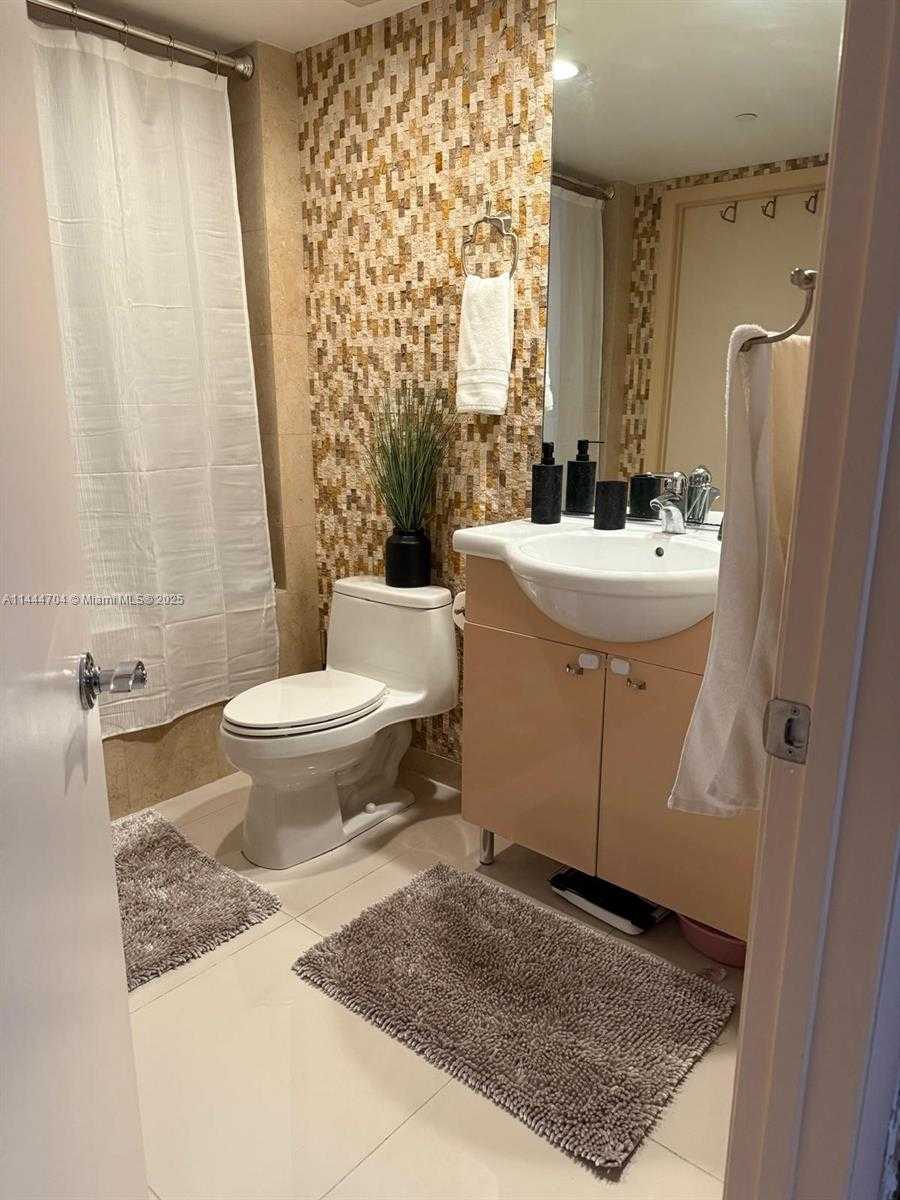 Small Image of 1830 SOUTH OCEAN DR #1107, Hallandale Beach Number 16