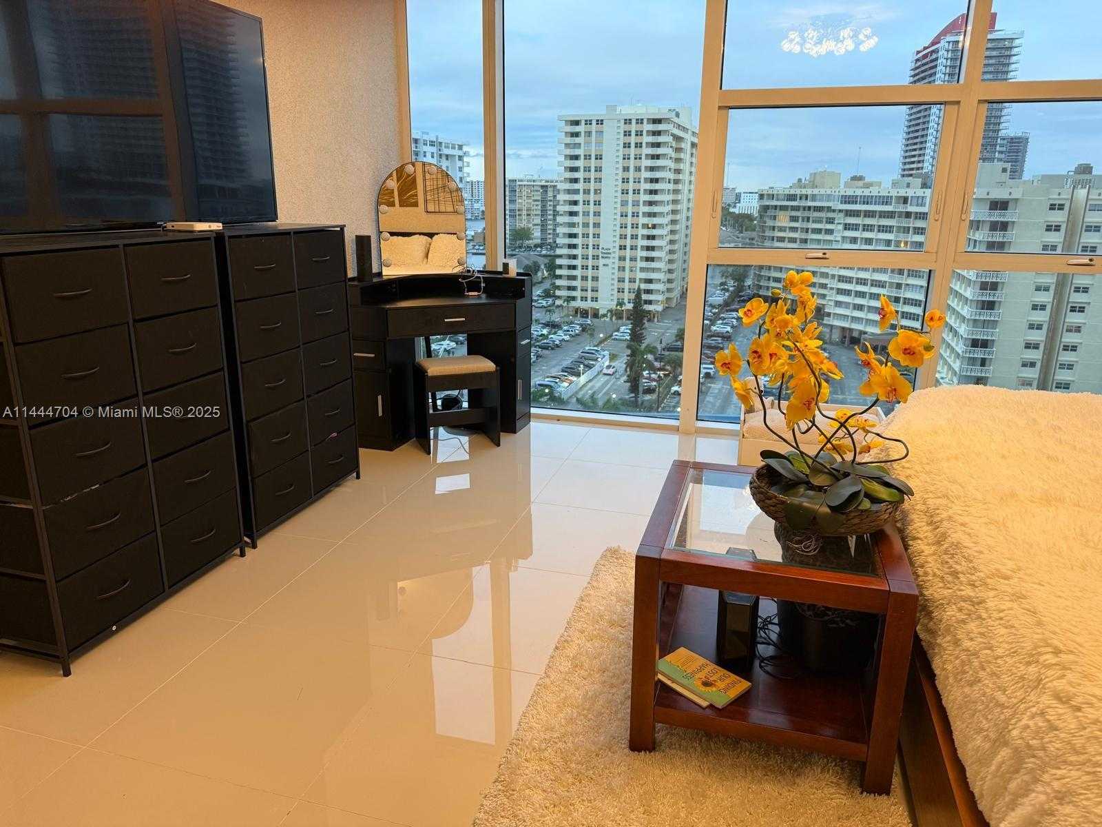 Small Image of 1830 SOUTH OCEAN DR #1107, Hallandale Beach Number 29