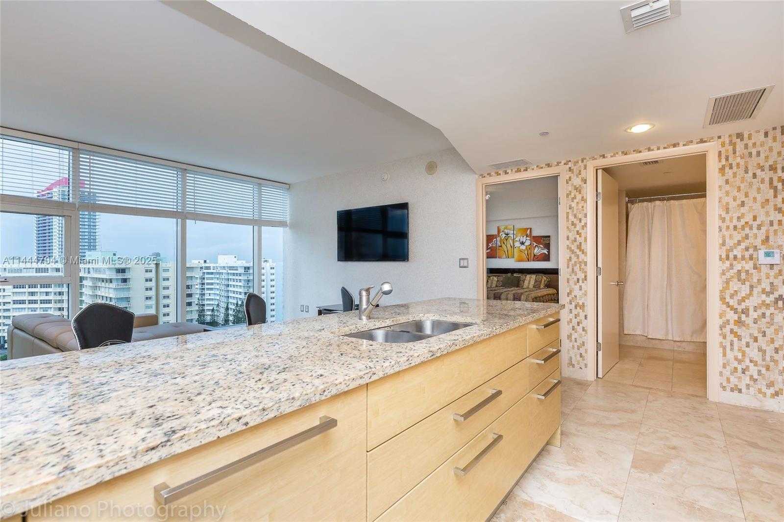 Small Image of 1830 SOUTH OCEAN DR #1107, Hallandale Beach Number 6