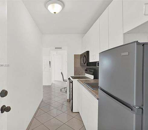 Small Image of 7904 WEST DR #407, North Bay Village Number 8
