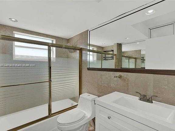 Small Image of 7904 WEST DR #407, North Bay Village Number 9