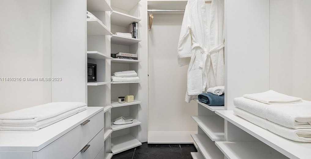 Small Image of 2001 BISCAYNE BLVD #2104, Miami Number 12