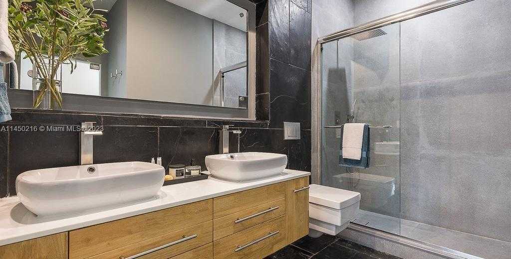 Small Image of 2001 BISCAYNE BLVD #2104, Miami Number 13