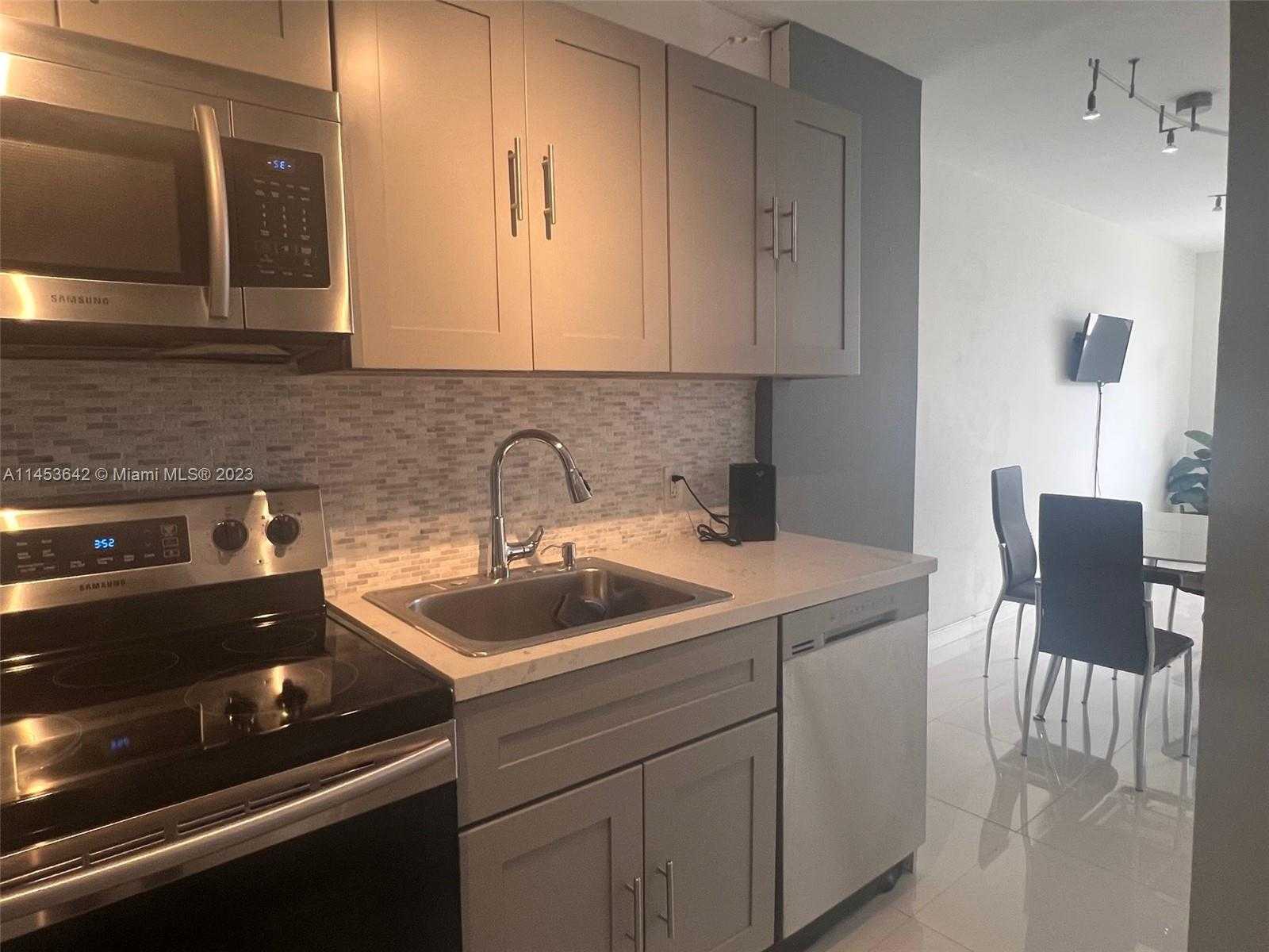 Small Image of 100 LINCOLN RD #501, Miami Beach Number 2