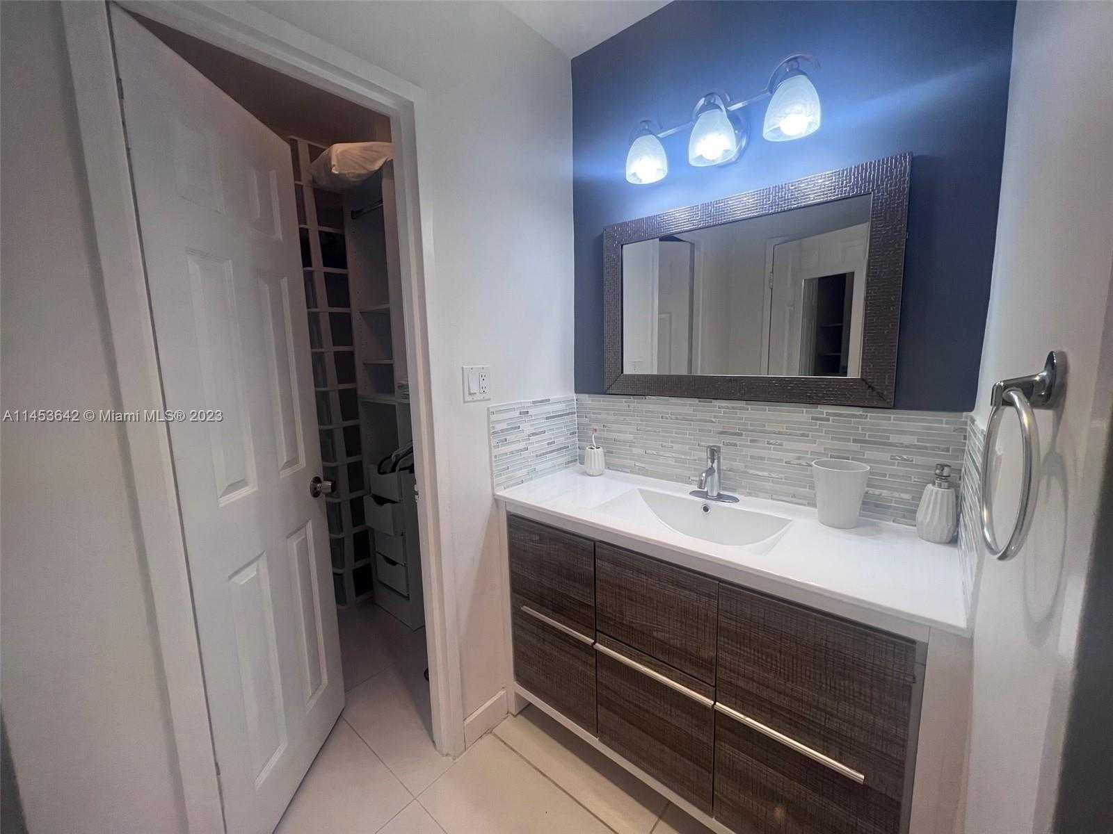Small Image of 100 LINCOLN RD #501, Miami Beach Number 8