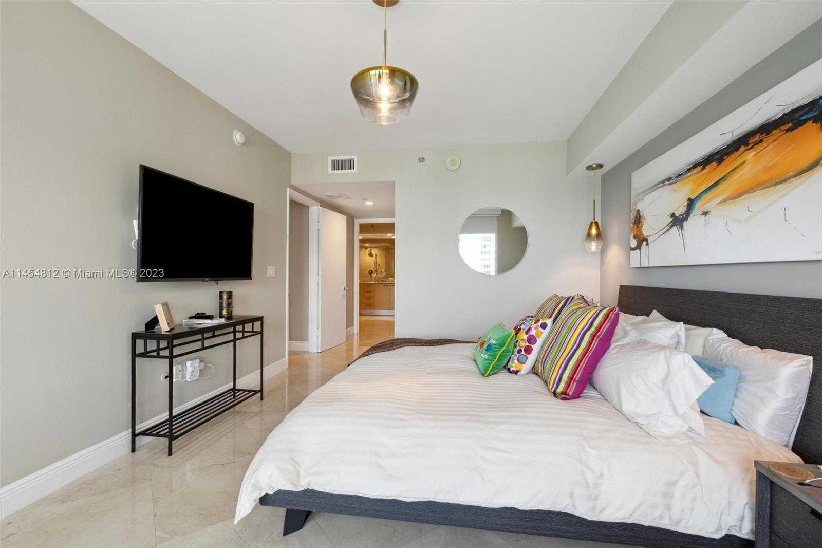 Small Image of 1830 SOUTH OCEAN DR #4211, Hallandale Beach Number 15