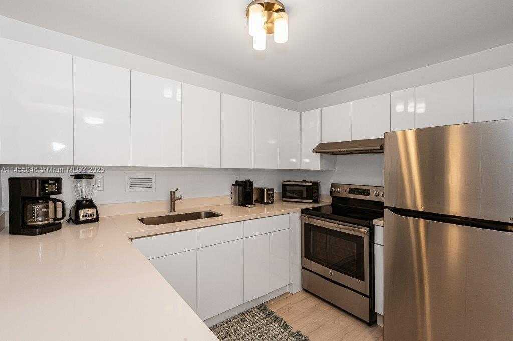 Small Image of 2301 COLLINS AVE #341, Miami Beach Number 12