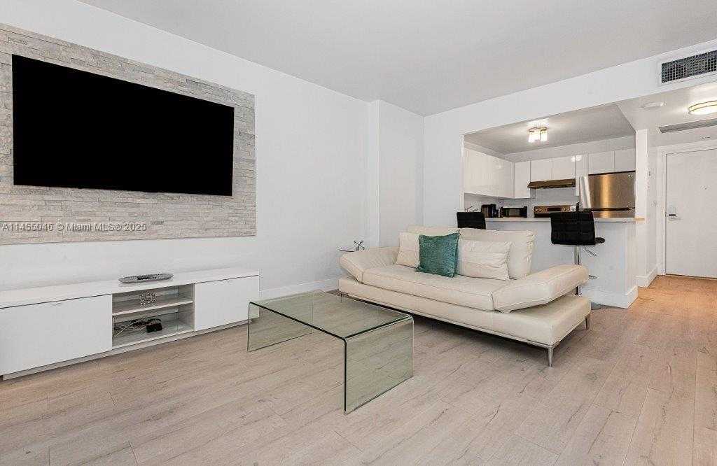 Small Image of 2301 COLLINS AVE #341, Miami Beach Number 4