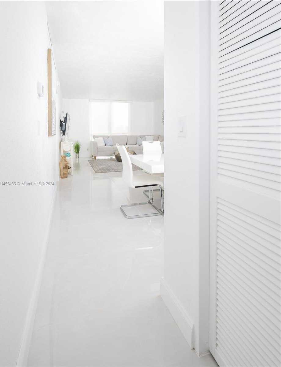 Small Image of 3801 SOUTH OCEAN DR #7O, Hollywood Number 33
