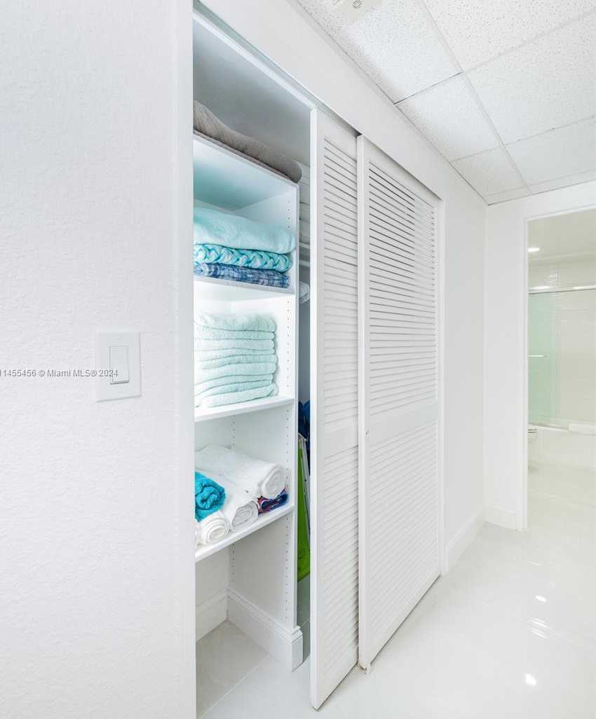 Small Image of 3801 SOUTH OCEAN DR #7O, Hollywood Number 37