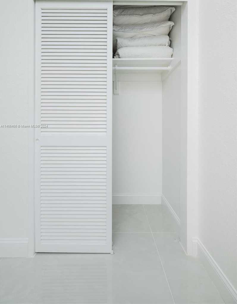 Small Image of 3801 SOUTH OCEAN DR #7O, Hollywood Number 43