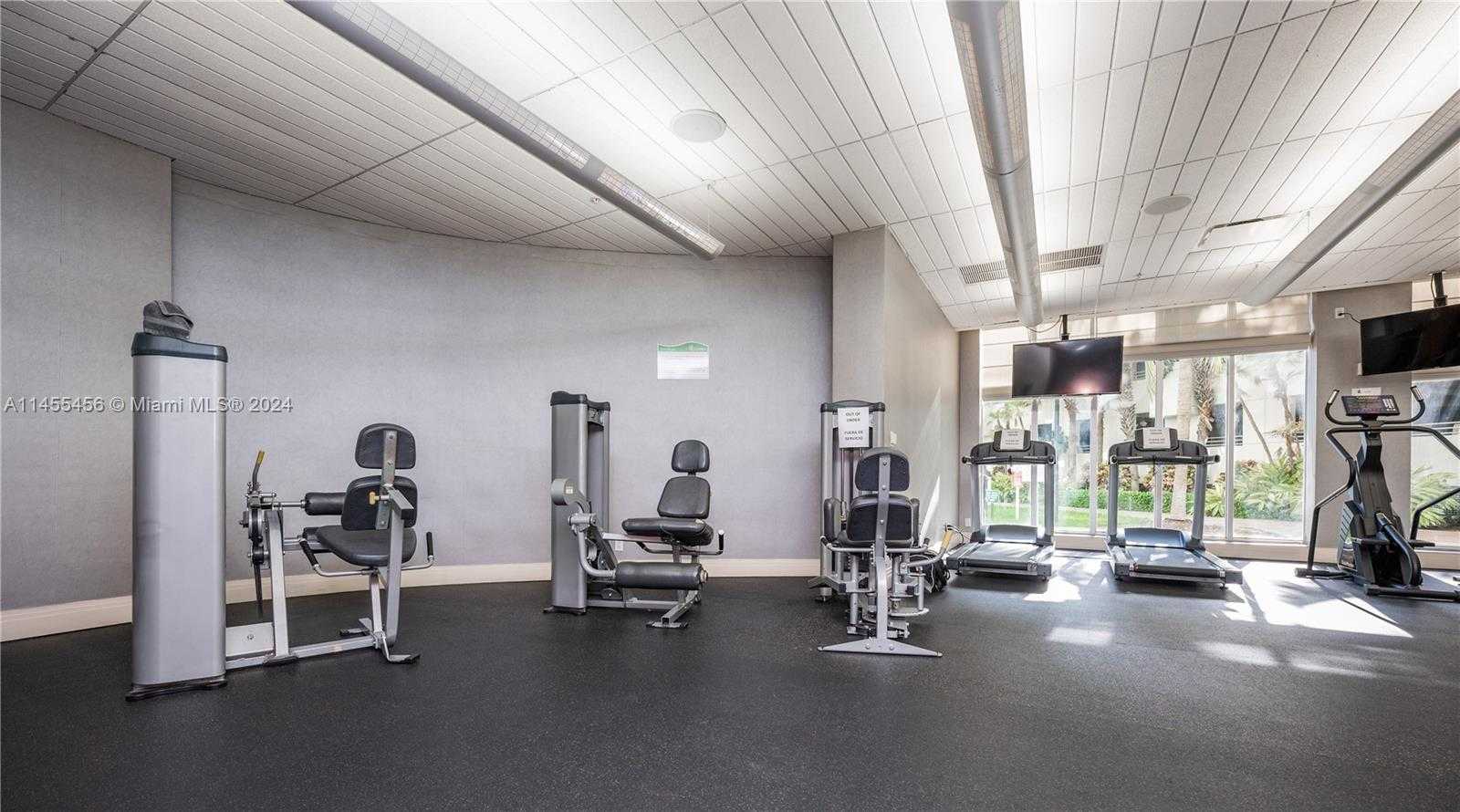 Small Image of 3801 SOUTH OCEAN DR #7O, Hollywood Number 67