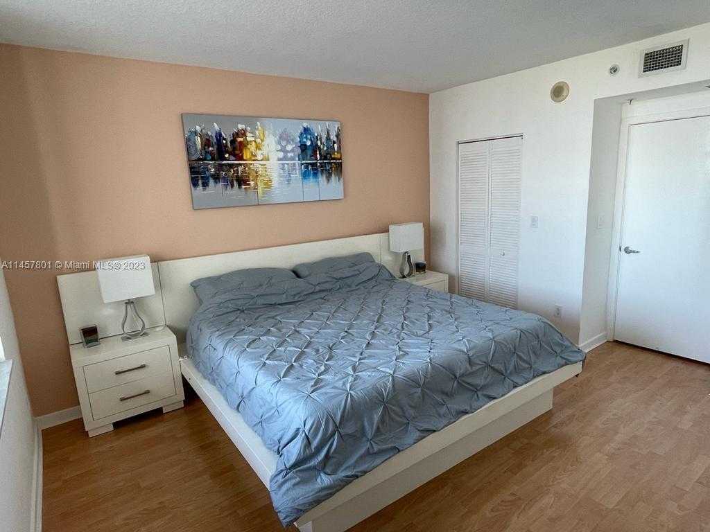 Small Image of 325 SOUTH BISCAYNE BLVD #3716, Miami Number 13