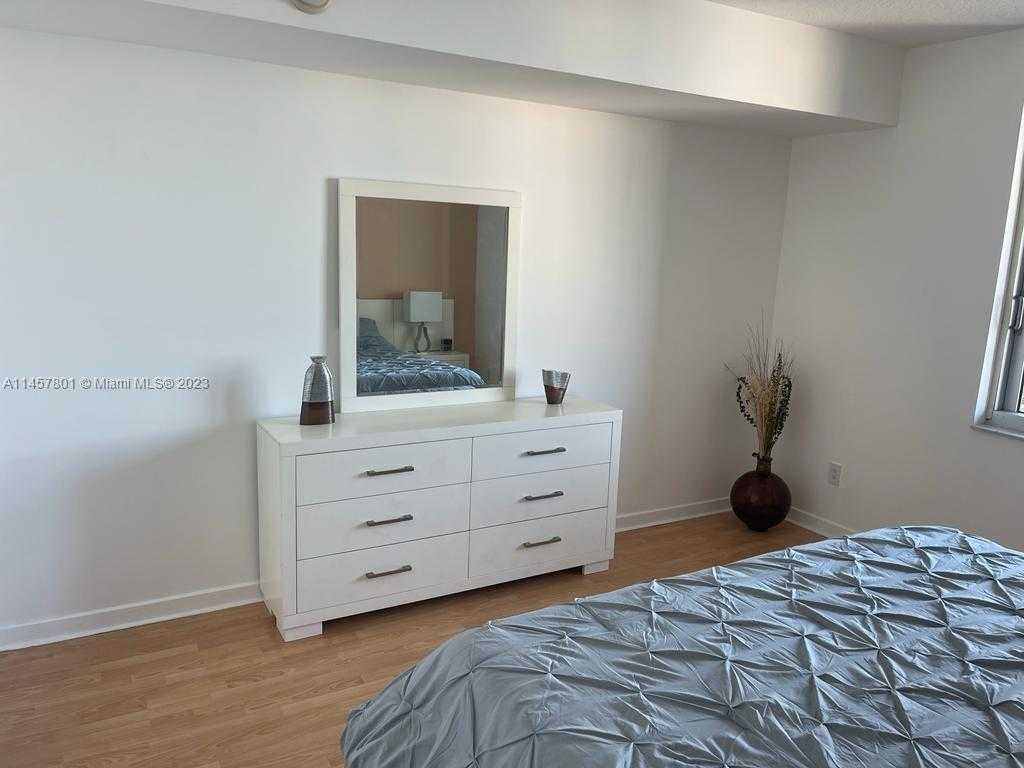 Small Image of 325 SOUTH BISCAYNE BLVD #3716, Miami Number 5