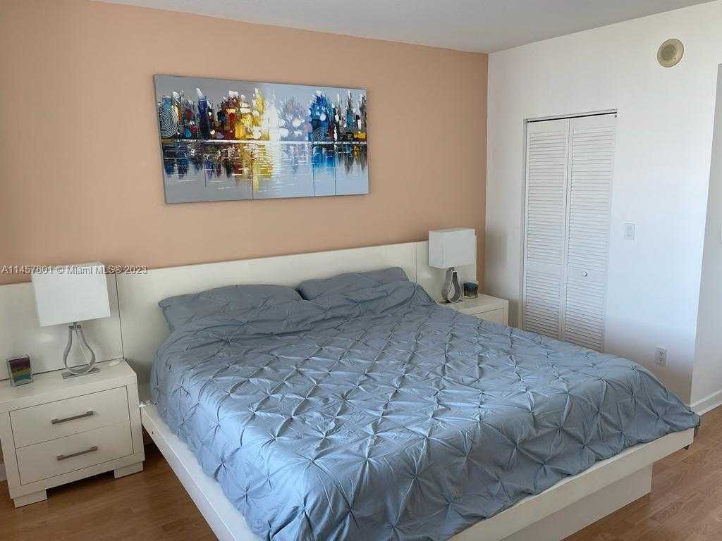 Small Image of 325 SOUTH BISCAYNE BLVD #3716, Miami Number 7