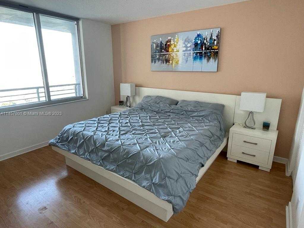 Small Image of 325 SOUTH BISCAYNE BLVD #3716, Miami Number 9