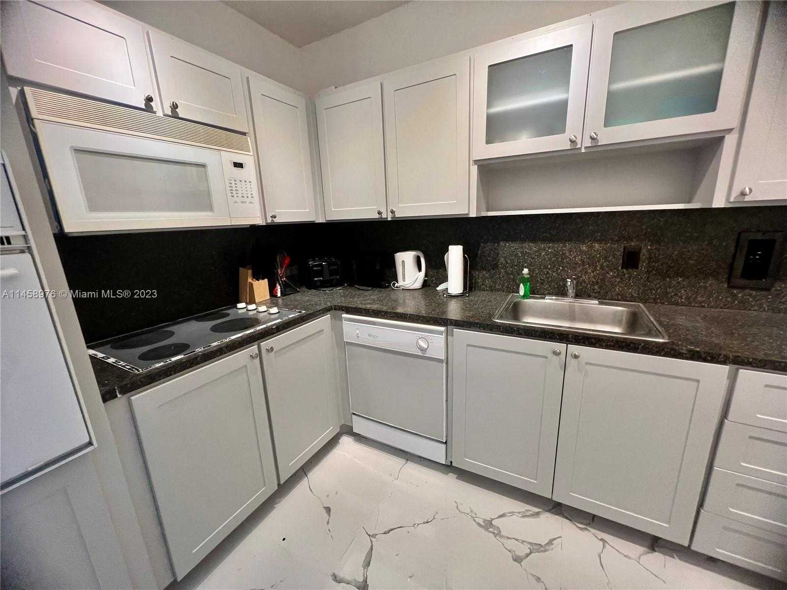 Small Image of 3801 SOUTH OCEAN DR #6S, Hollywood Number 4