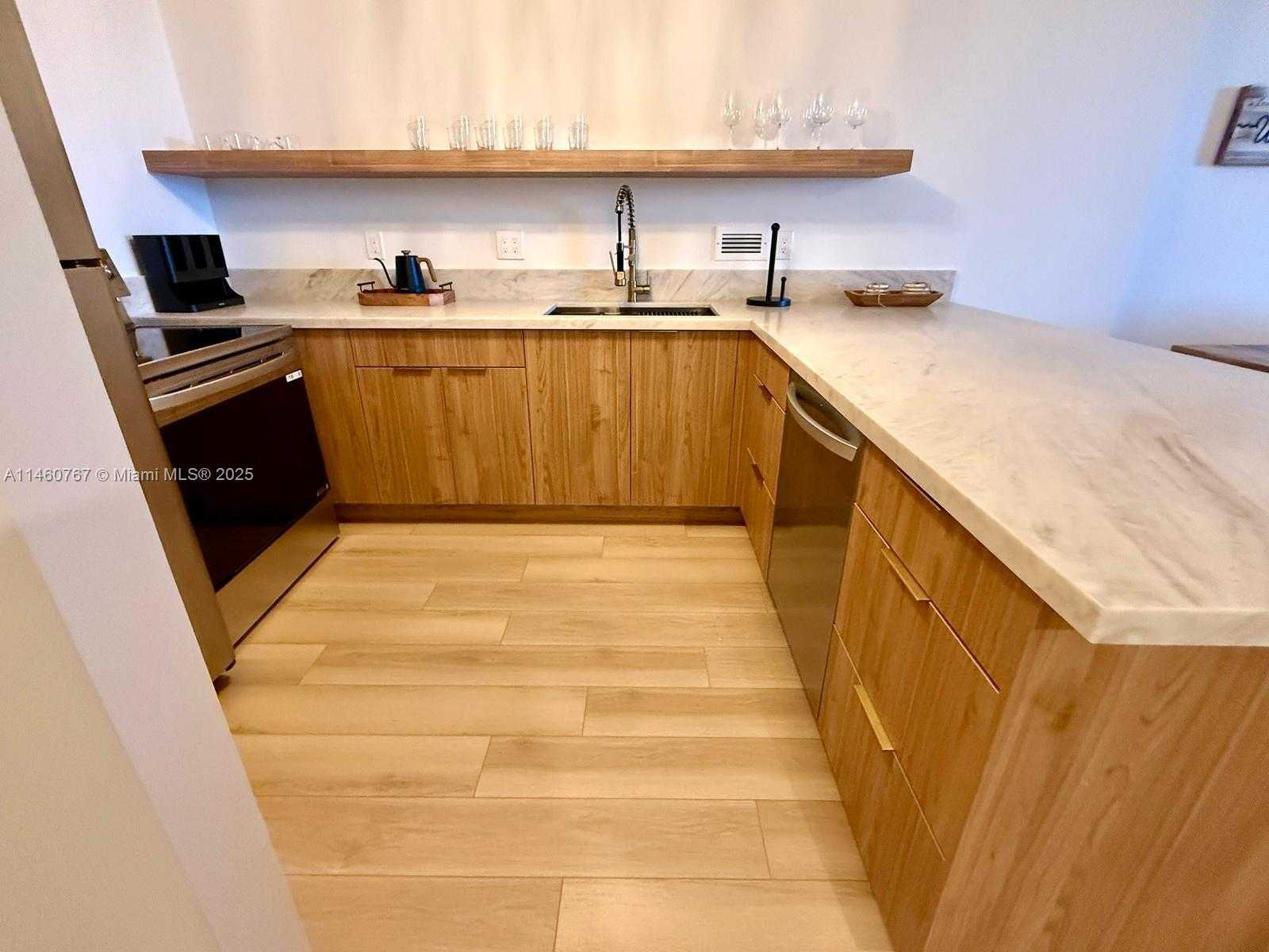 Small Image of 2301 COLLINS AVE #1121, Miami Beach Number 3