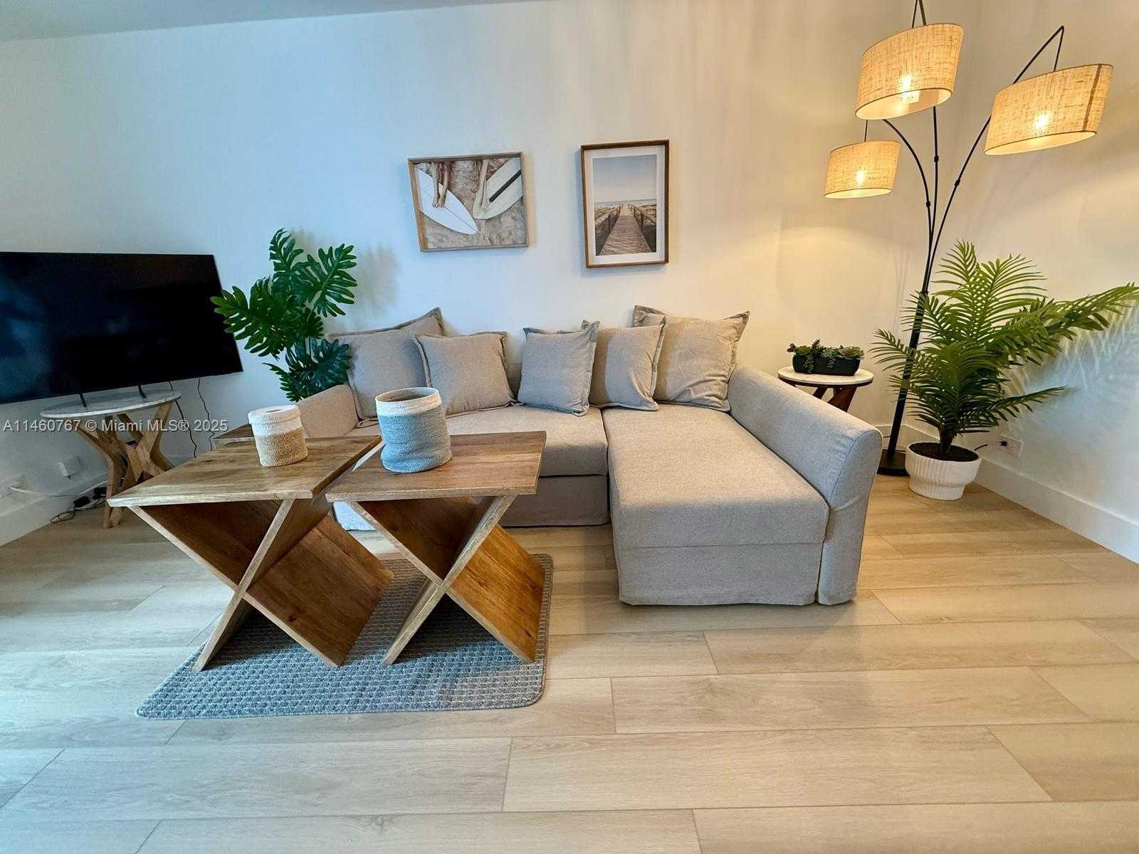 Small Image of 2301 COLLINS AVE #1121, Miami Beach Number 9
