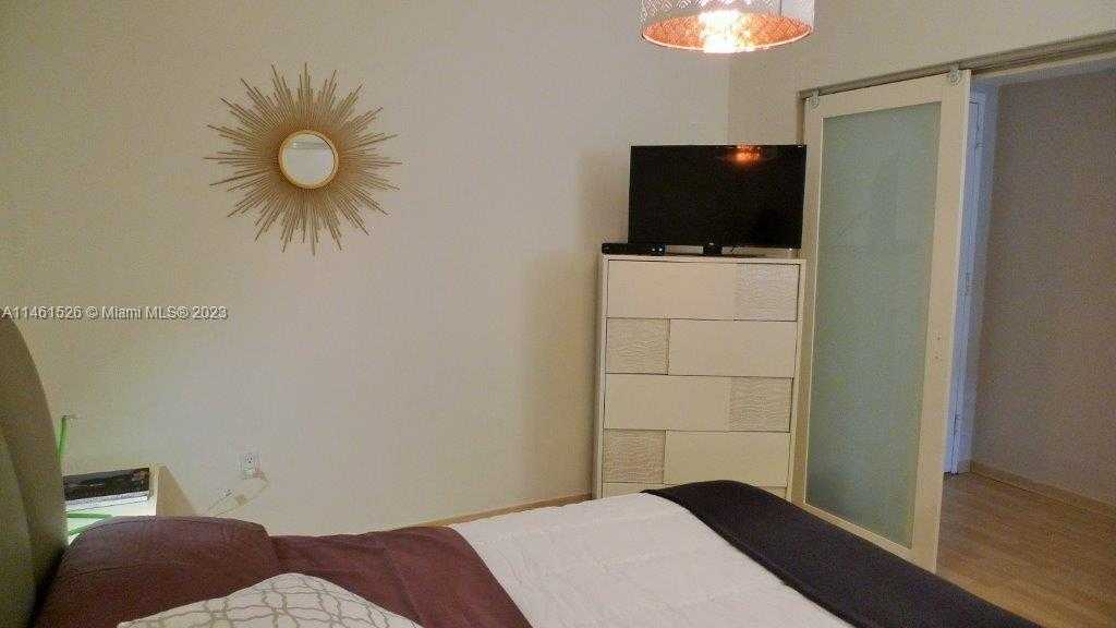 Small Image of 1830 SOUTH OCEAN DR #1705, Hallandale Beach Number 14