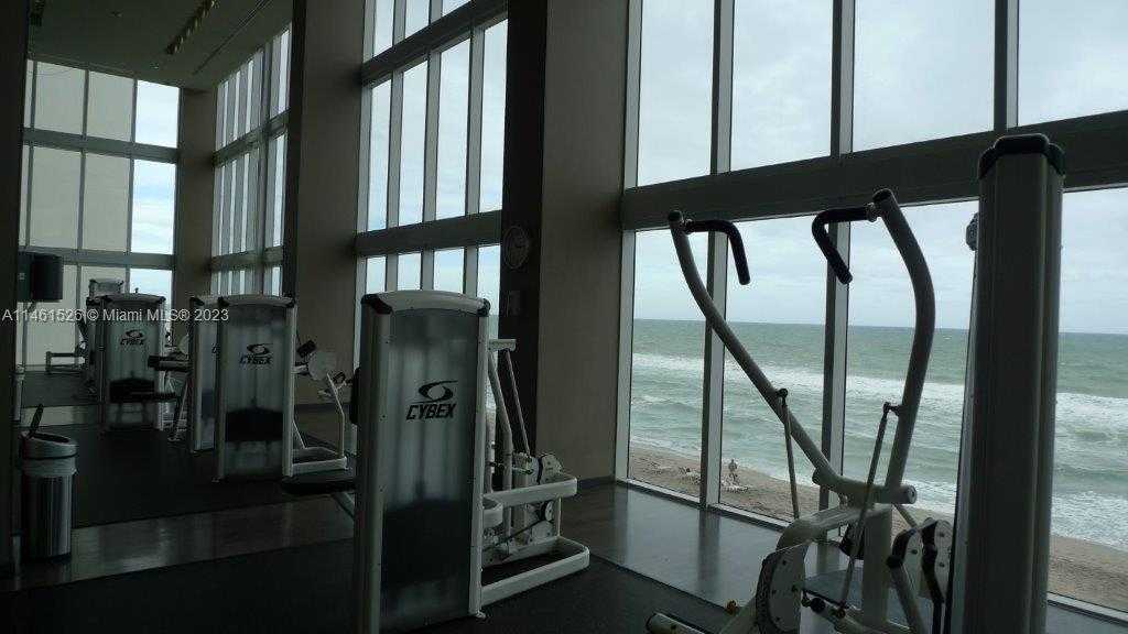 Small Image of 1830 SOUTH OCEAN DR #1705, Hallandale Beach Number 18