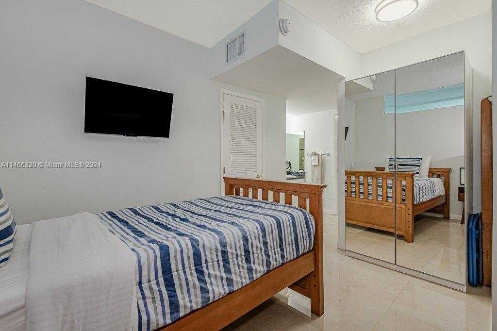 Small Image of 2301 COLLINS AVE #803, Miami Beach Number 14