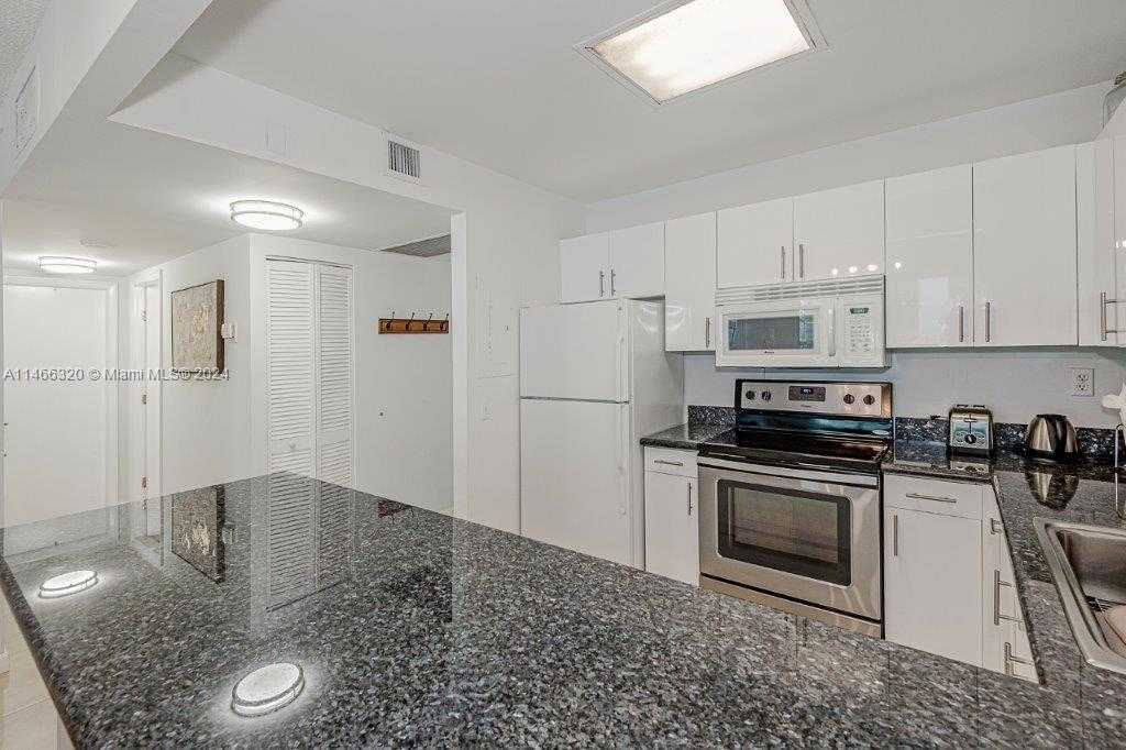 Small Image of 2301 COLLINS AVE #803, Miami Beach Number 17