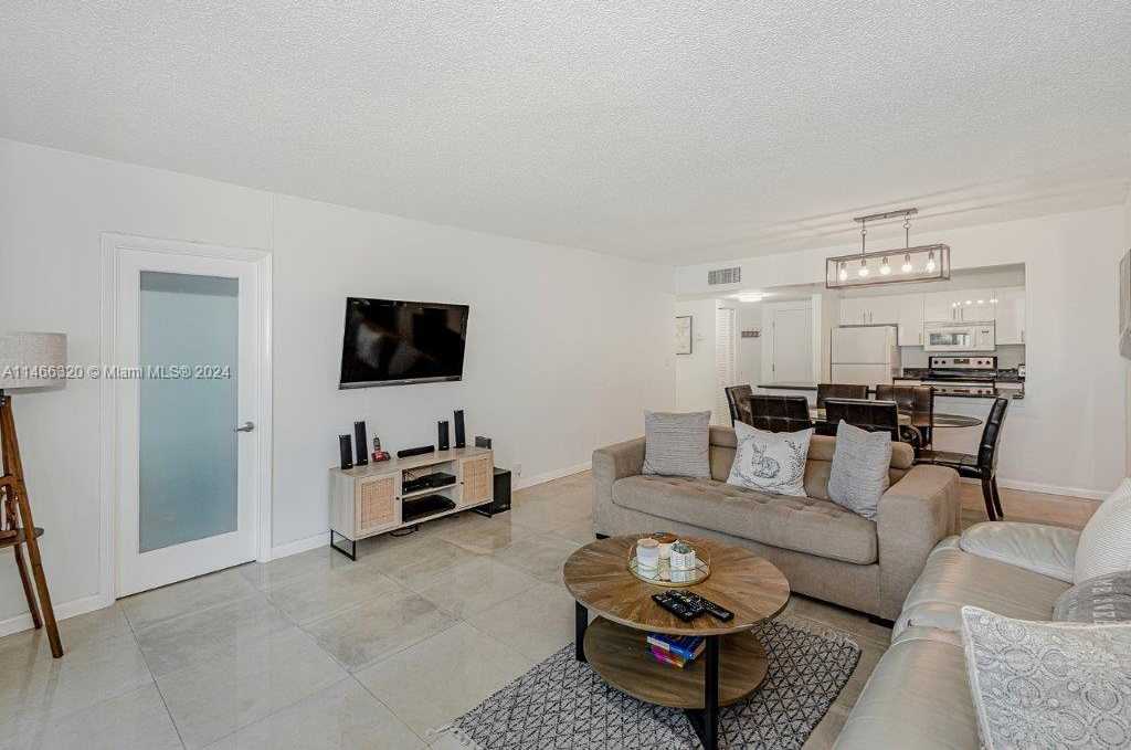 Small Image of 2301 COLLINS AVE #803, Miami Beach Number 18