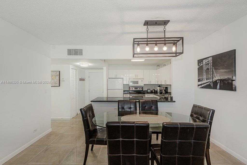 Small Image of 2301 COLLINS AVE #803, Miami Beach Number 25