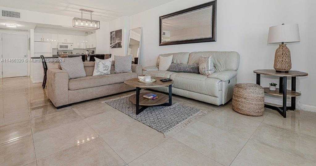 Small Image of 2301 COLLINS AVE #803, Miami Beach Number 6