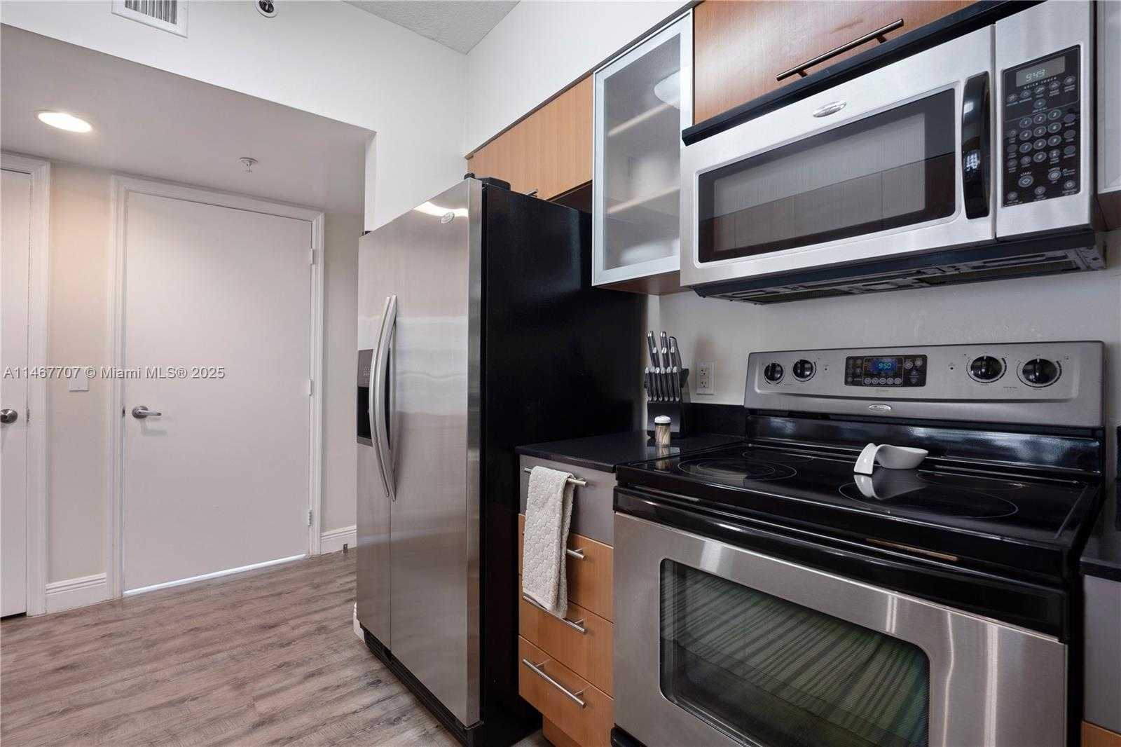 Small Image of 1750 NORTH BAYSHORE DR #1405, Miami Number 10