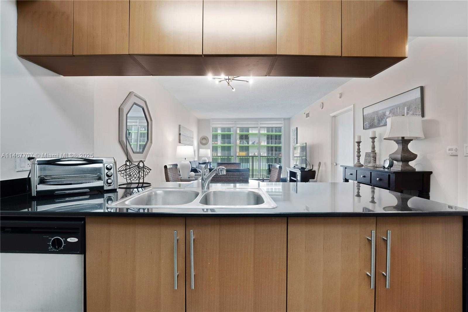 Small Image of 1750 NORTH BAYSHORE DR #1405, Miami Number 12